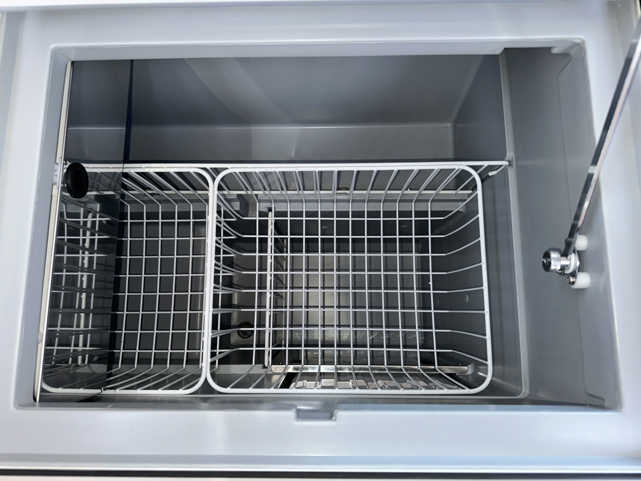Premier Tier Beneteau Oceanis 40.1 Firefly_Icebox