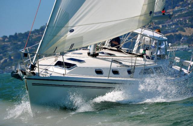 Charter a boat from Modern Sailing School and Club and explore the San Francisco Bay. Students in the Gold Fleet Upgrade Course are learning the ropes on a 33 - 39 foot sailboat.