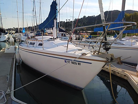 Tule Wind,  Catalina 30 sailboat charter